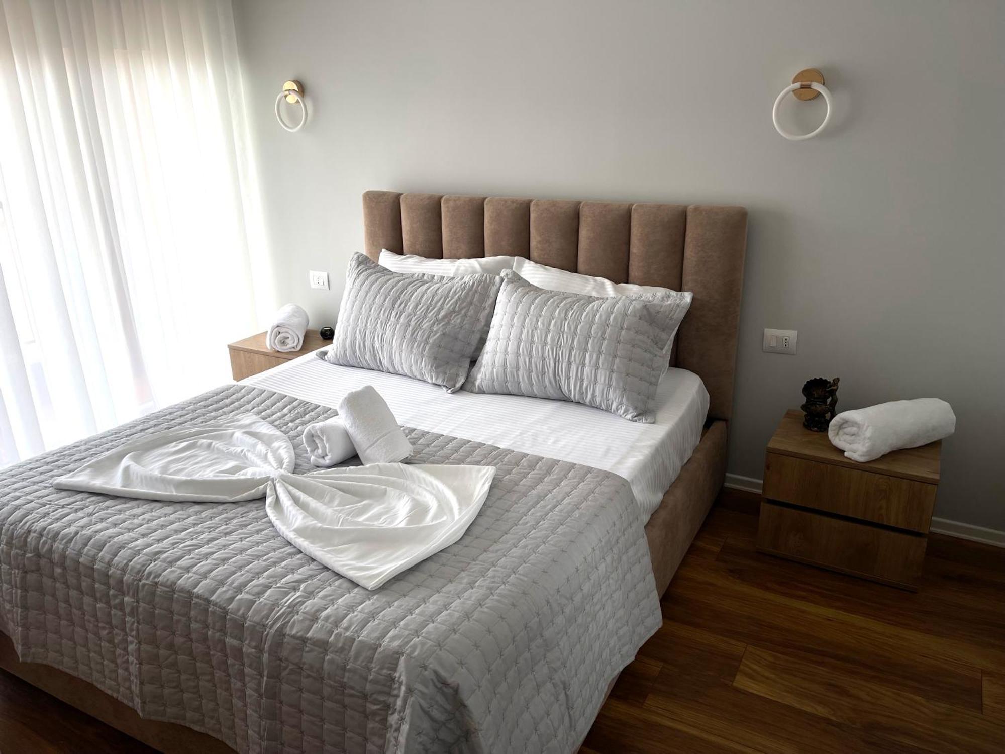 New Bazaar, Grand Apartment Tirana Kültér fotó